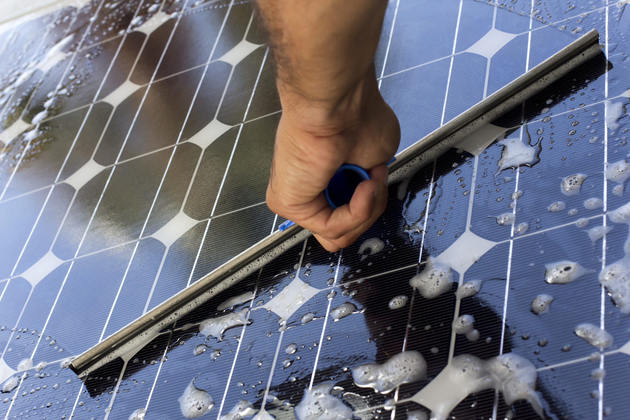 7 Tips for Maintaining Solar Panels